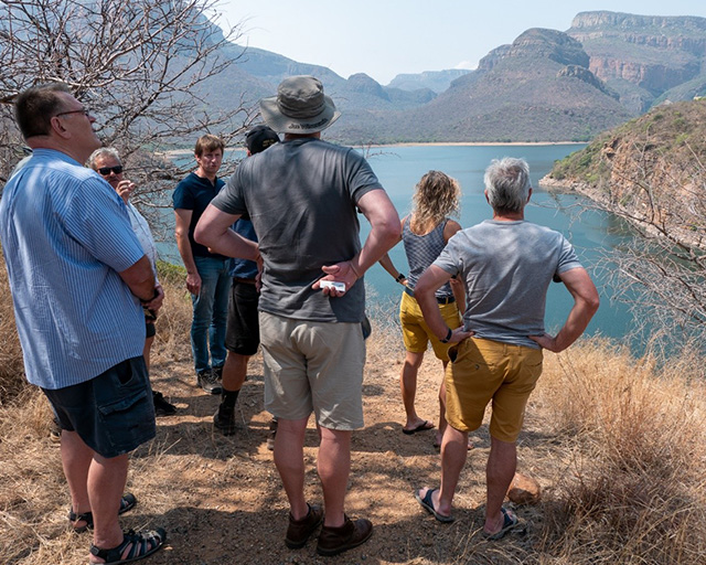 The participants visit the Blyde River Dam.